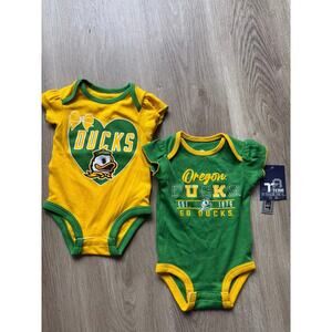 University of Oregon Ducks Set of 2 onsies, Girls 0-3 Month, NWT